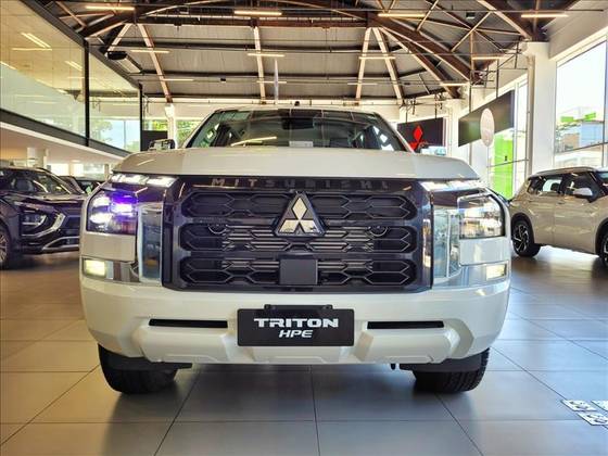 MITSUBISHI TRITON 2.4 BITURBO DIESEL CD HPE 4X4 AUTOMÁTICO MITSUBISHI TRITON 2.4 BITURBO DIESEL CD HPE 4X4 AUTOMÁTICO